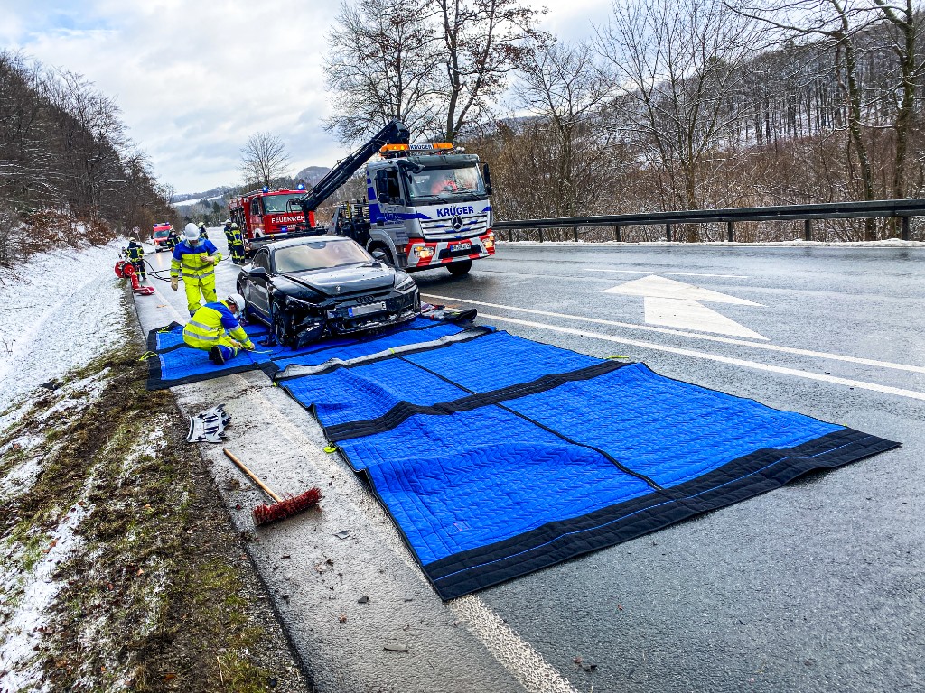 Bergung eines Elektrofahrzeugs durch Abschleppdienst Krüger