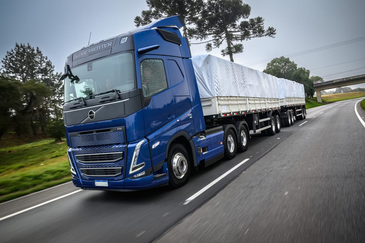 Volvo FH auf der Straße